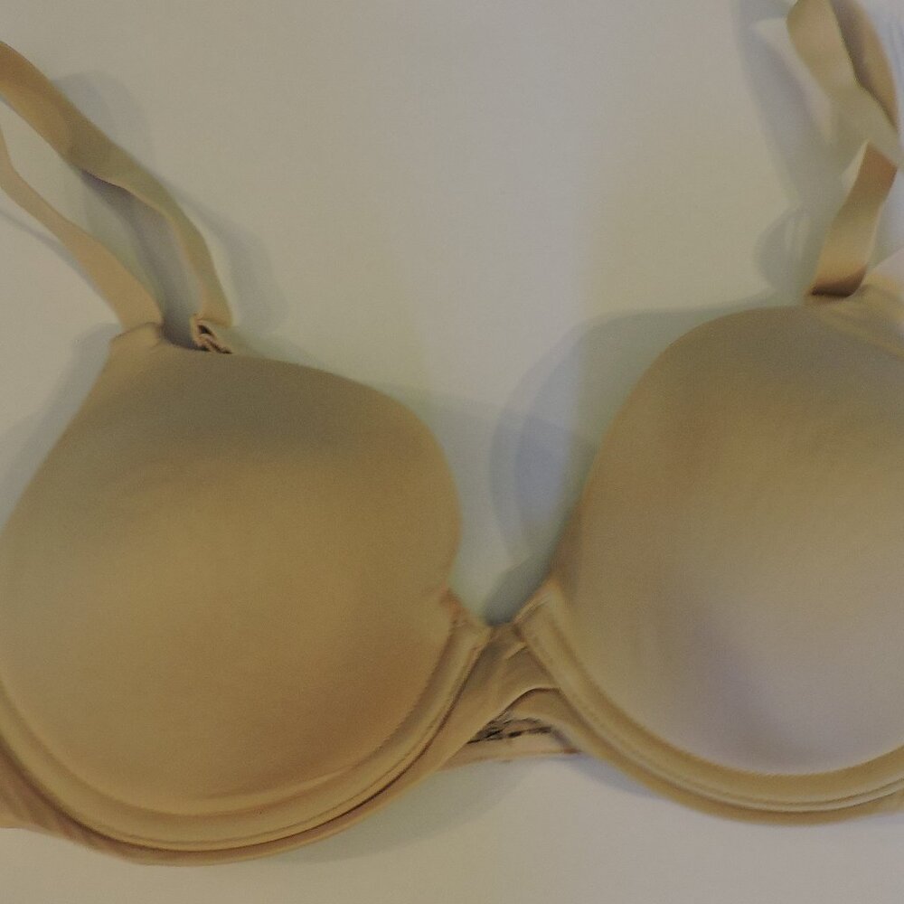 32 B Maidenform underwire two hook padded bra